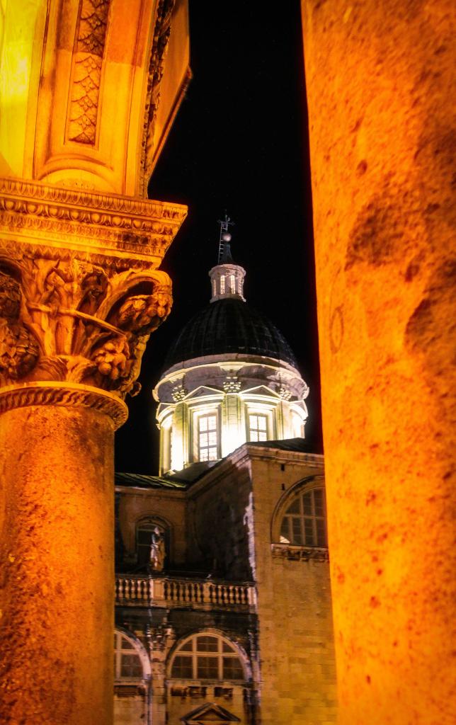 Dome dans la Nuit